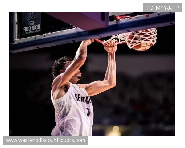 防守之王:联赛最佳后卫揭晓,球队防线持续提升竞争力 防守之王:联赛最佳后卫揭晓,球队防线持续提升竞争力