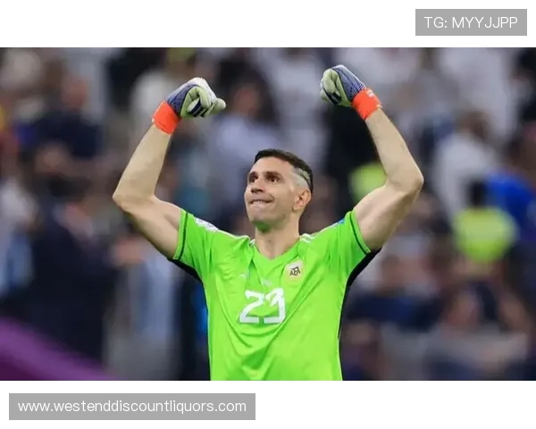 马丁内斯助阿根廷国门稳固防线，球队向世界杯新辉煌发起冲击状态回暖