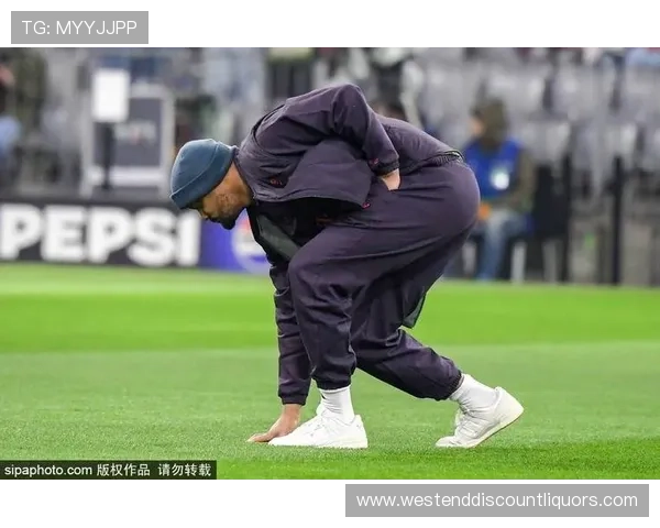 金玟哉与拉莫斯防守表现对比：亚洲铁闸迎战传奇中卫