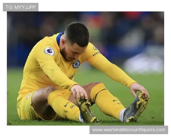 巴黎边路进攻看似犀利，实则缺乏层次，战术单一问题显现